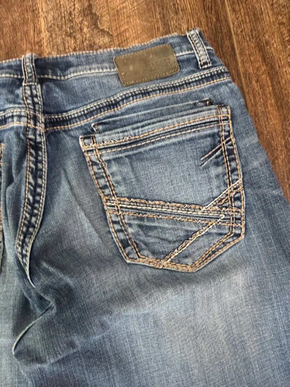 BKE Tyler Straight Leg Medium Wash Faded Denim Jeans Size 34L